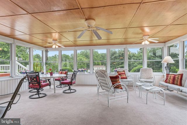 64 WINDMILL DR, Holland, PA 18966