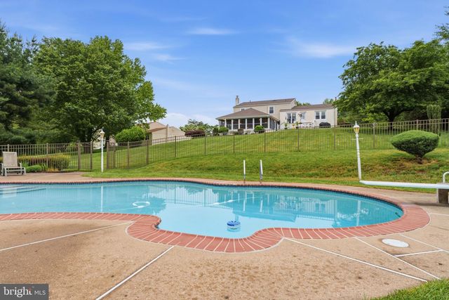 64 WINDMILL DR, Holland, PA 18966