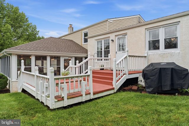 64 WINDMILL DR, Holland, PA 18966