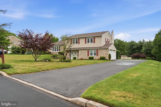 64 WINDMILL DR, Holland, PA 18966