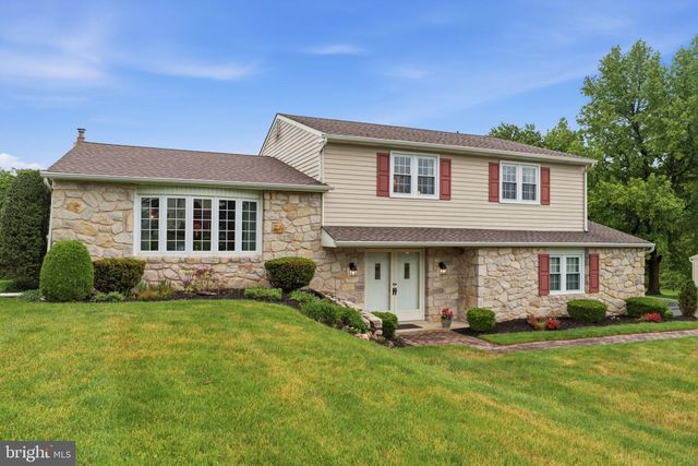 64 WINDMILL DR, Holland, PA 18966