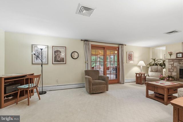 64 WINDMILL DR, Holland, PA 18966
