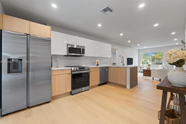 1431 NE 117TH ST, Miami, FL 33161