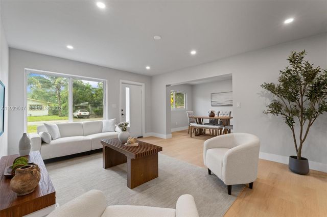 1431 NE 117TH ST, Miami, FL 33161