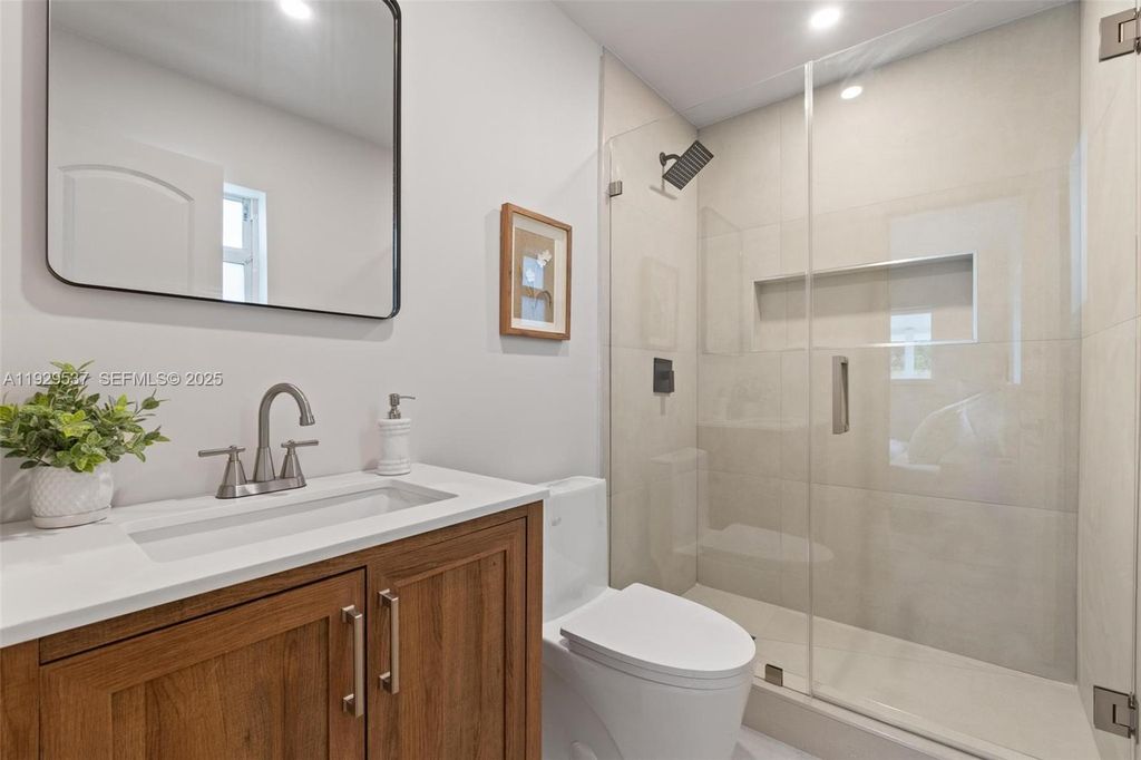 Image 16 of property listing at 1431 NE 117TH ST, Miami, FL 33161