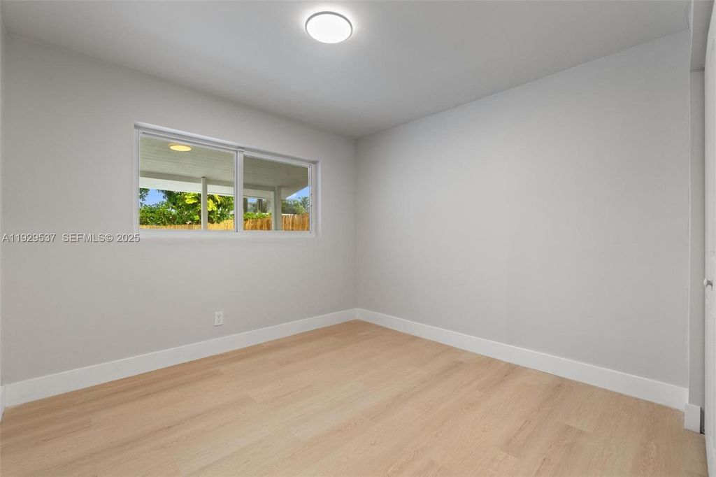 Image 20 of property listing at 1431 NE 117TH ST, Miami, FL 33161