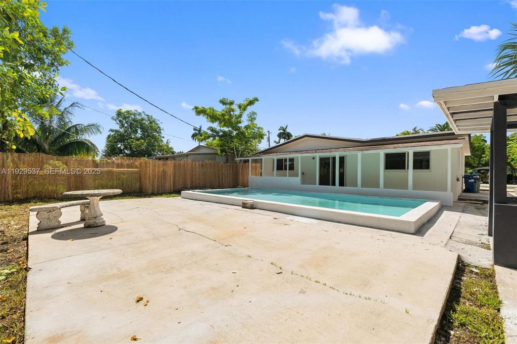 Image 23 of property listing at 1431 NE 117TH ST, Miami, FL 33161