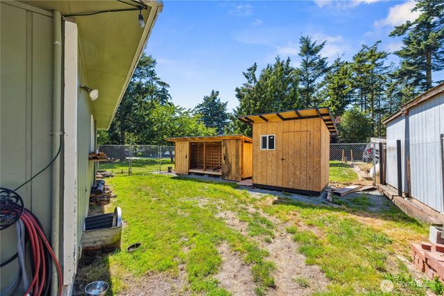 1930 Fir Woods Place, Oak Harbor, WA 98277