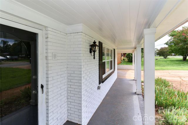 535 N Carolina Avenue, Statesville, NC 28677