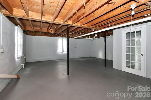 535 N Carolina Avenue, Statesville, NC 28677