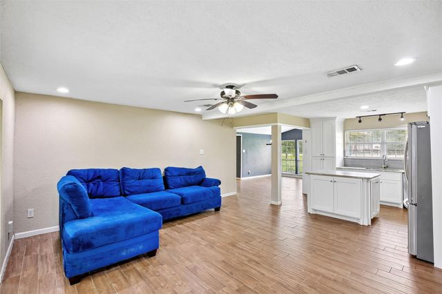 3519 Highway 146 S, Shoreacres, TX 77571