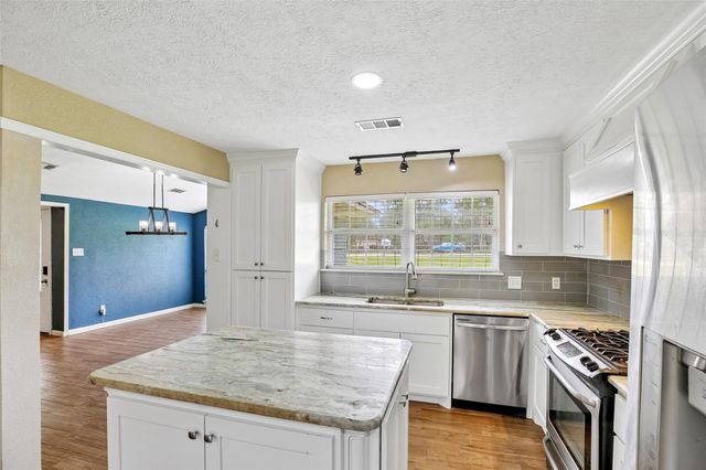 3519 Highway 146 S, Shoreacres, TX 77571