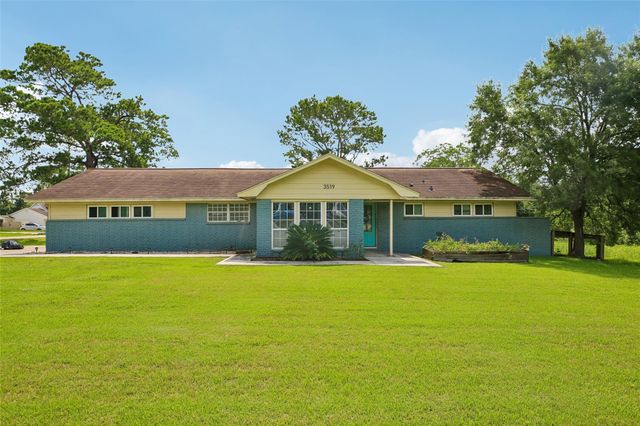 3519 Highway 146 S, Shoreacres, TX 77571