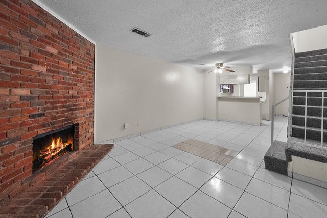 9415 Olde Towne Row, Dallas, TX 75227