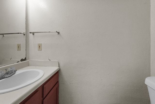 9415 Olde Towne Row, Dallas, TX 75227