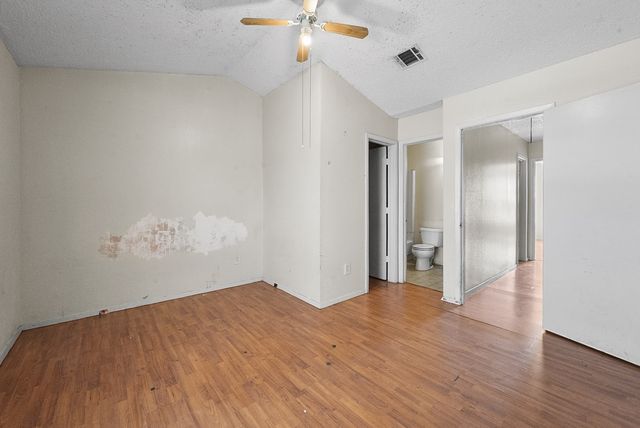 9415 Olde Towne Row, Dallas, TX 75227