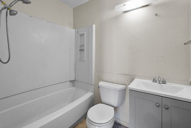 9415 Olde Towne Row, Dallas, TX 75227