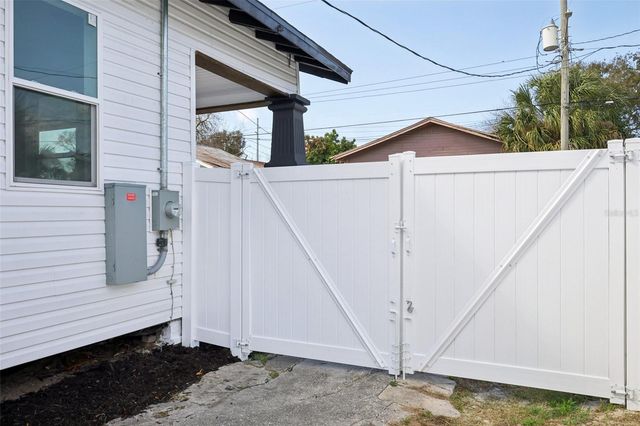 3015 SANCHEZ STREET, Tampa, FL 33605