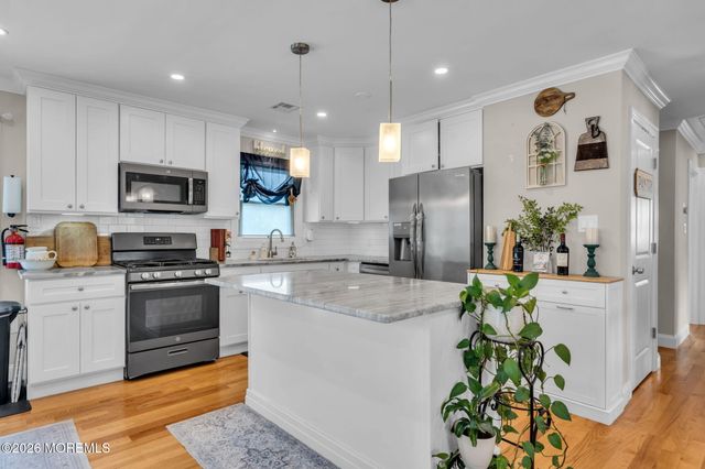 409 Predmore Avenue, Lanoka Harbor, NJ 08734