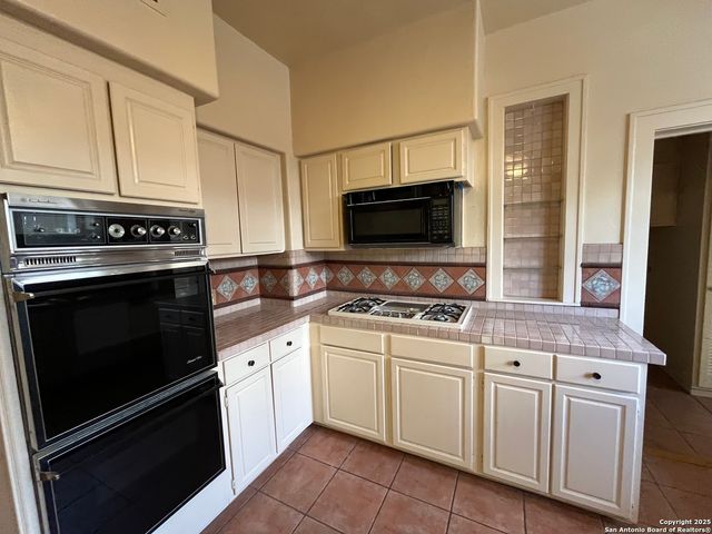 122 E Hollywood, San Antonio, TX 78212