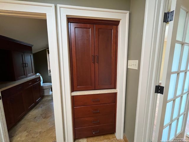 122 E Hollywood, San Antonio, TX 78212