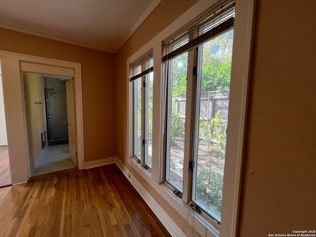 122 E Hollywood, San Antonio, TX 78212