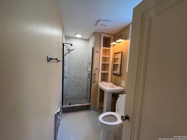 122 E Hollywood, San Antonio, TX 78212