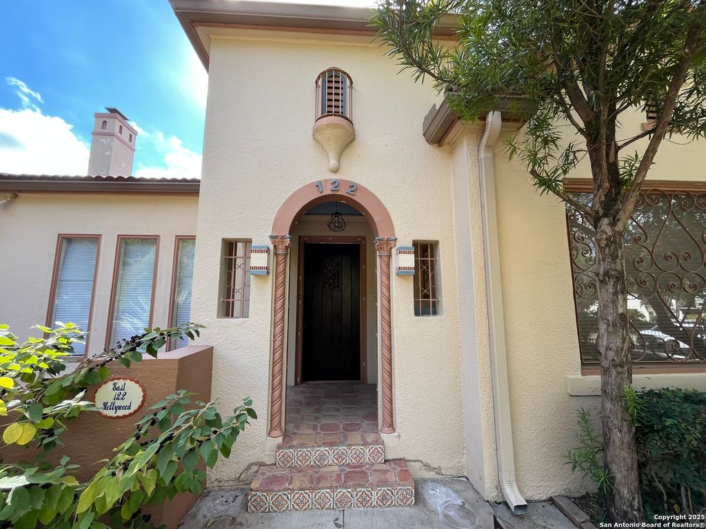 122 E Hollywood, San Antonio, TX 78212