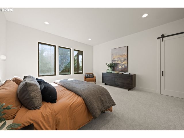 13733 KNAUS Rd, Lake Oswego, OR 97034