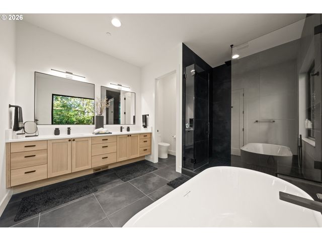 13733 KNAUS Rd, Lake Oswego, OR 97034