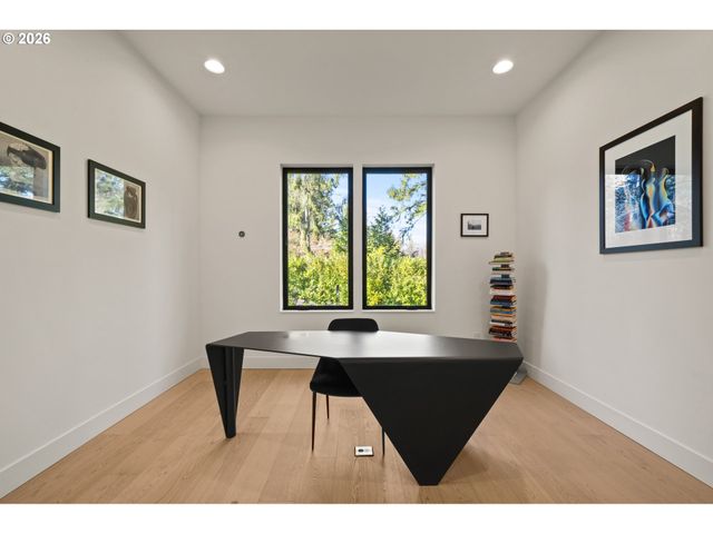 13733 KNAUS Rd, Lake Oswego, OR 97034