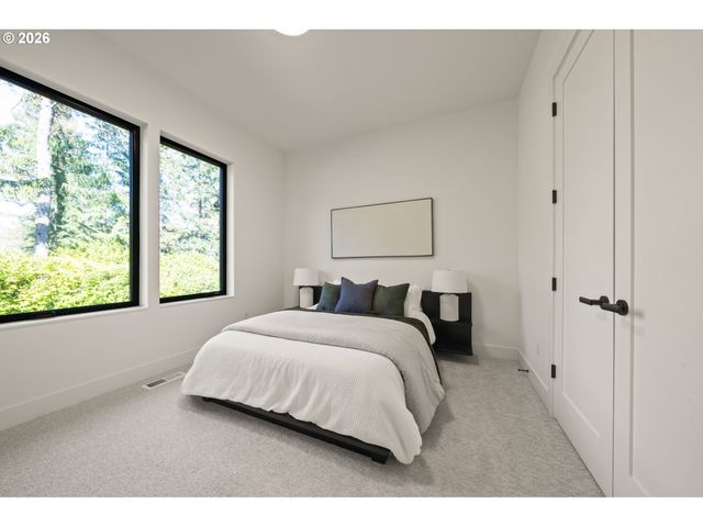 13733 KNAUS Rd, Lake Oswego, OR 97034