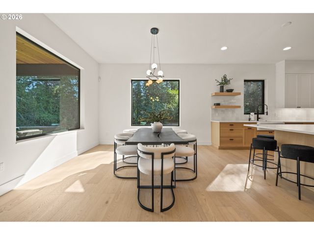 13733 KNAUS Rd, Lake Oswego, OR 97034