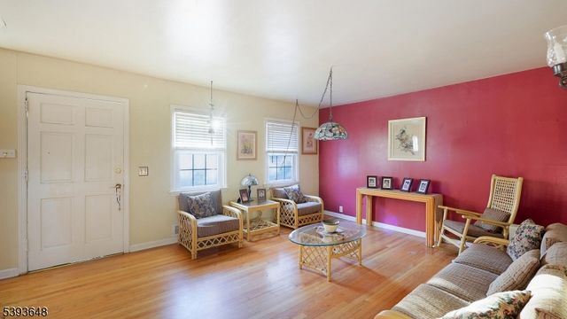 4 Lois Pl, Fanwood Boro, NJ 07023