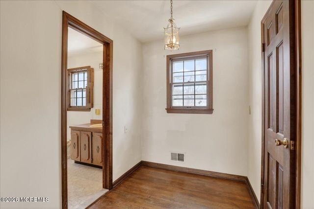 5 Spring Garden Avenue, Colts Neck, NJ 07722