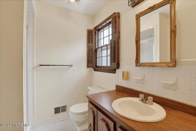 5 Spring Garden Avenue, Colts Neck, NJ 07722