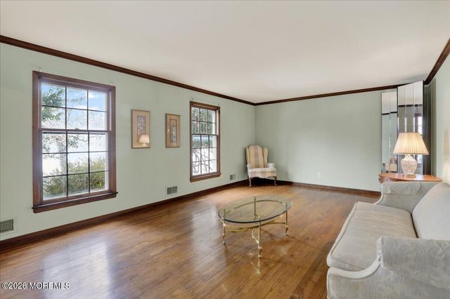 5 Spring Garden Avenue, Colts Neck, NJ 07722