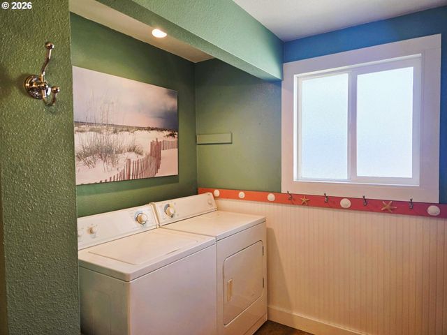 1265 34TH Pl, Florence, OR 97439