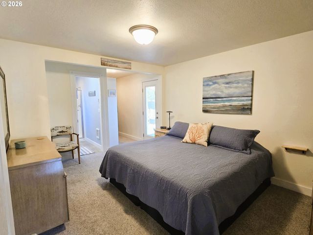 1265 34TH Pl, Florence, OR 97439