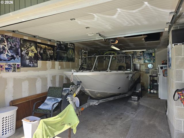 1265 34TH Pl, Florence, OR 97439