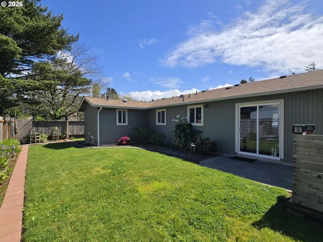 1265 34TH Pl, Florence, OR 97439