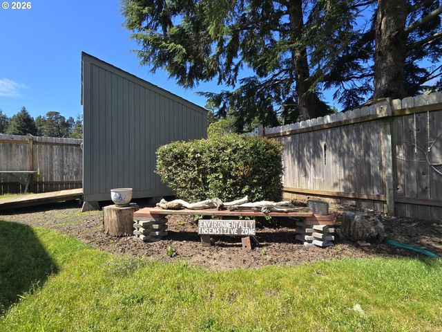 1265 34TH Pl, Florence, OR 97439