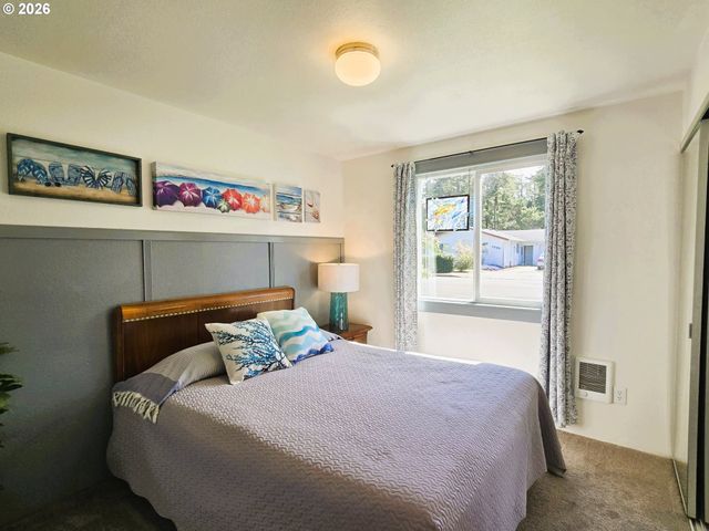 1265 34TH Pl, Florence, OR 97439