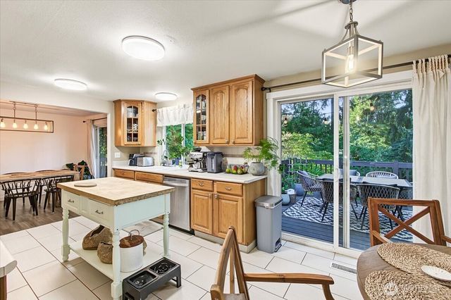 5813 14th St Court NE, Tacoma, WA 98422