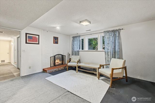 5813 14th St Court NE, Tacoma, WA 98422
