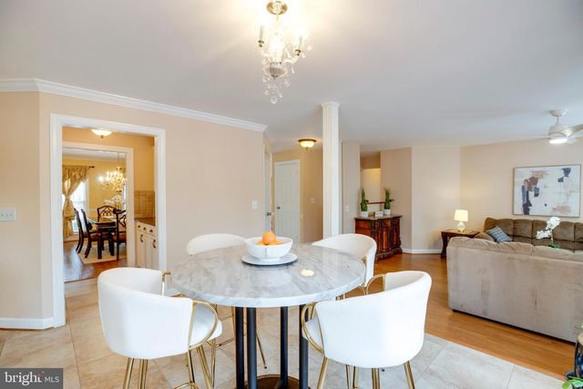 6185 SNOWHILL CT, Centreville, VA 20120