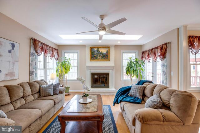 6185 SNOWHILL CT, Centreville, VA 20120