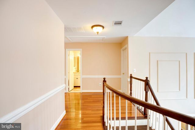 6185 SNOWHILL CT, Centreville, VA 20120