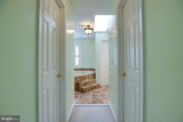 6185 SNOWHILL CT, Centreville, VA 20120