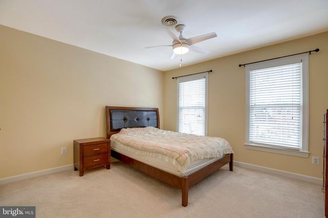 6185 SNOWHILL CT, Centreville, VA 20120